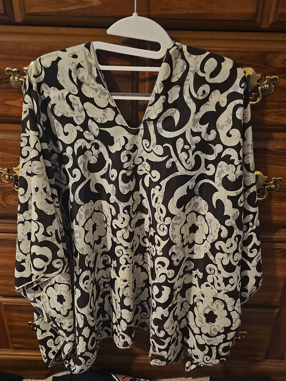 Black and White Floral V-Neck Women's Top